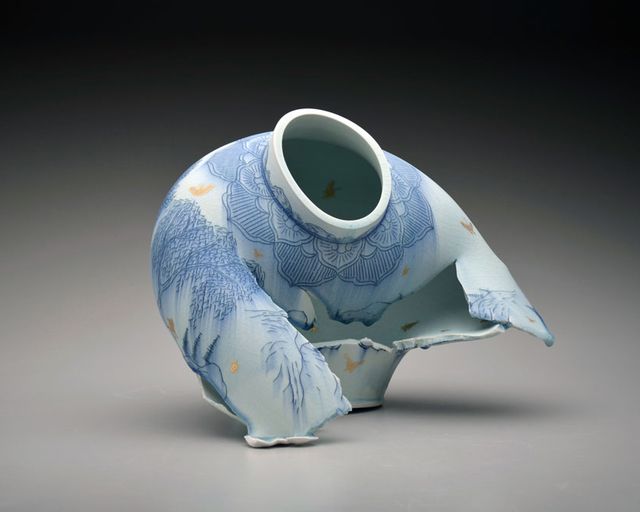 This is Steven Young Lee's ceramic pot hunched over.